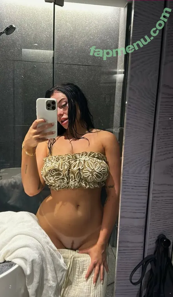 Hollyydollyy nude photo #0024 (Holly Hankin / hollyhanki)