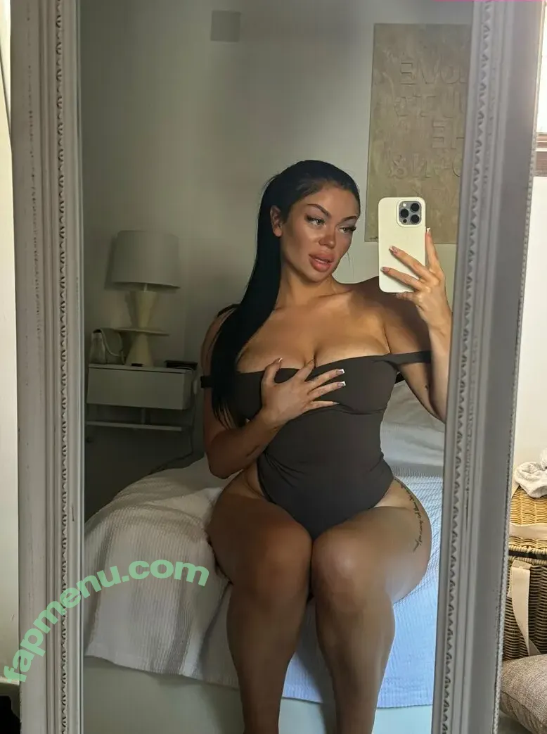 Hollyydollyy nude photo #0027 (Holly Hankin / hollyhanki)