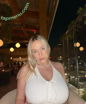 Hollyyoupa nude photo #0017