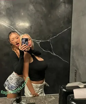 Hollyyoupa nude photo #0026