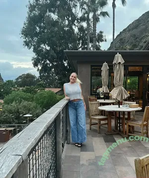 Hollyyoupa nude photo #0033