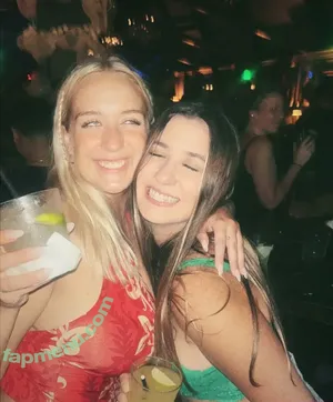 Hollyyoupa nude photo #0039