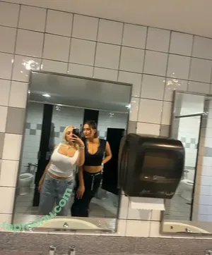 Hollyyoupa nude photo #0047