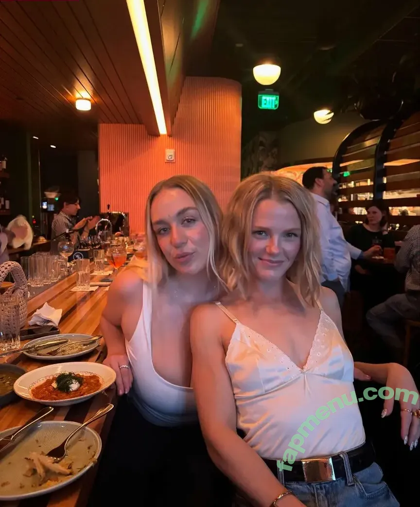 Hollyyoupa nude photo #0012 (Hollyyoupa)