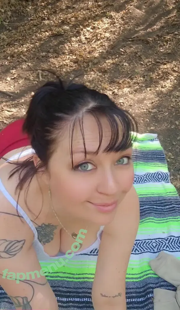 holygaucamoly nude photo #0054 (guacbottom2)