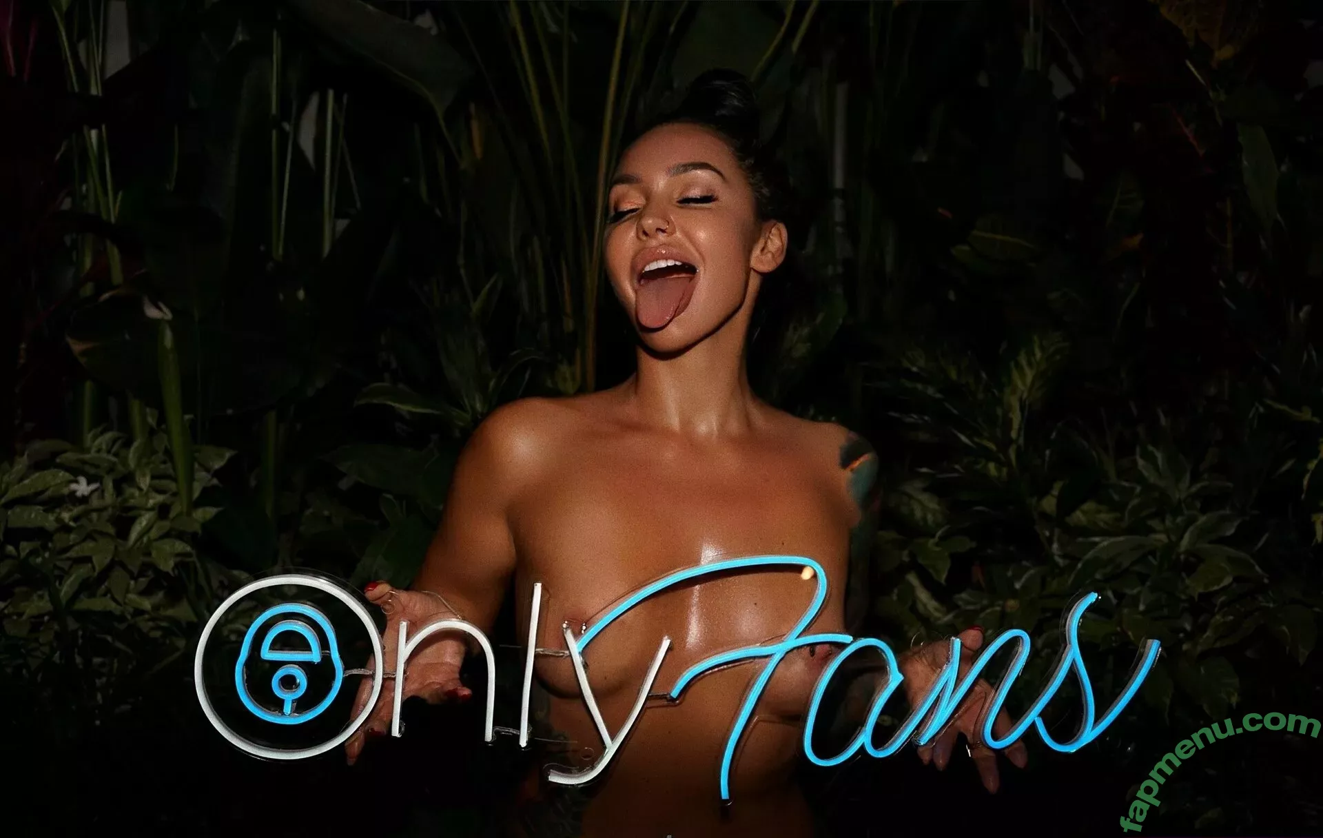 holylovesmolly nude photo #0168 (xmollyelise)