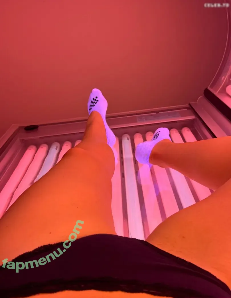 honey.bee.feet nude photo #0010 (honey.bee.feet)