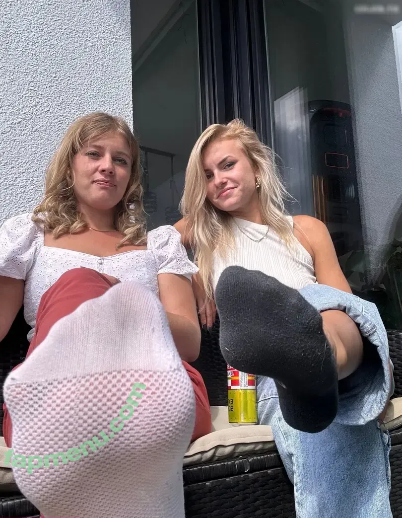 honey.bee.feet nude photo #0018 (honey.bee.feet)