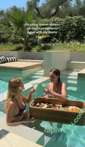 Honey Hannii / honeyhannii / honeyyhanniii nude photo #0144