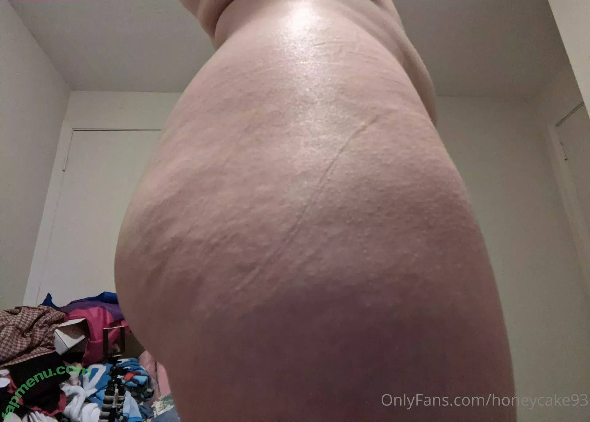 honeycake93 nude photo #0022 (honeycake93)