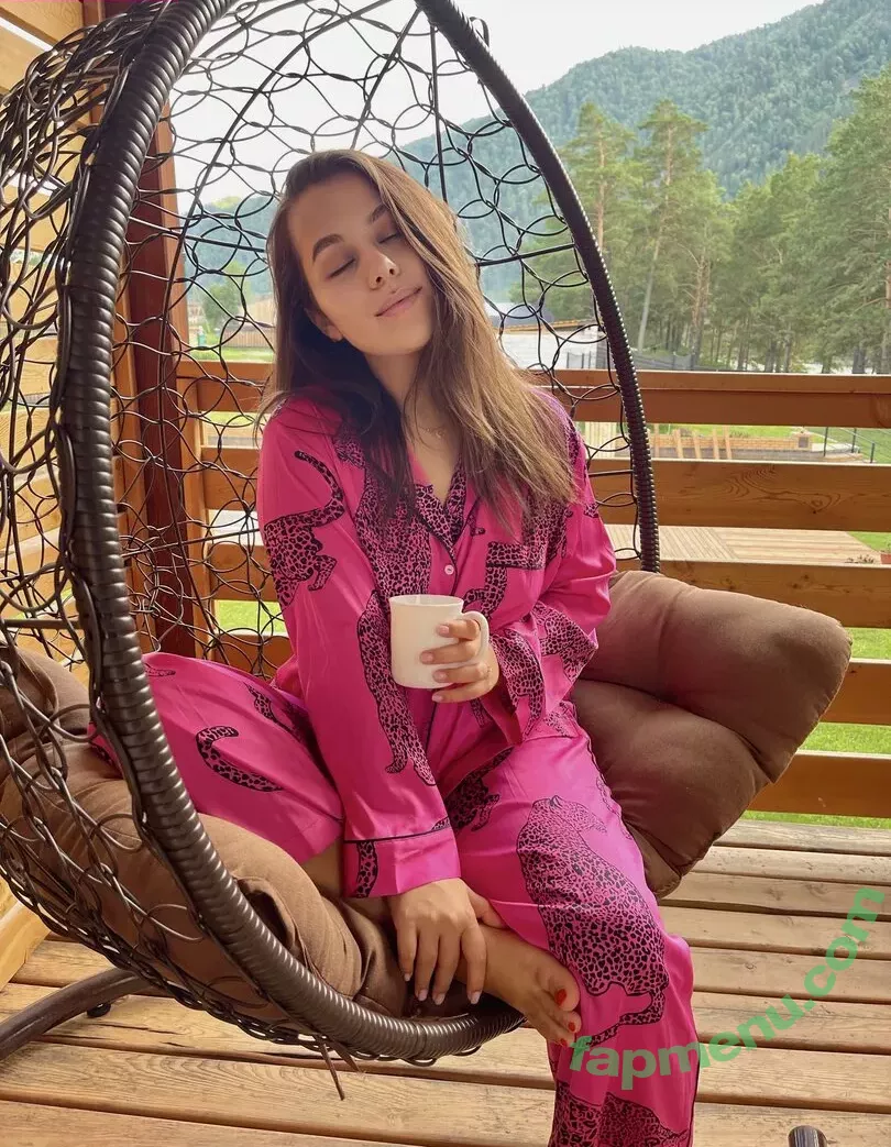 HoneyGirl nude photo #0189 (zzarraffa)