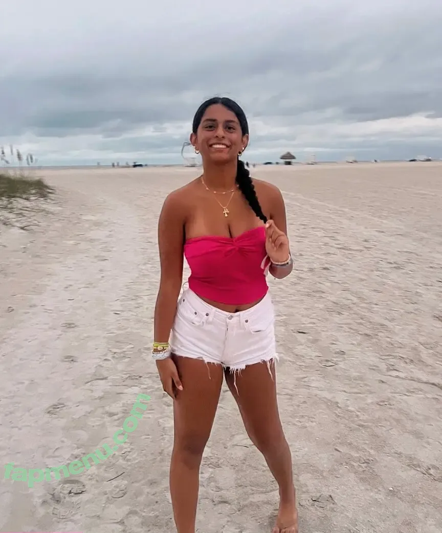 Honeypot1766 nude photo #0026 (aaliyah.bedi / emily sant / emilysant)