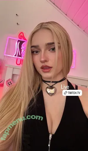 Honeypuu nude photo #0007