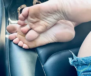 honeysperfectfeet / honeycrest_feet nude photo #0020
