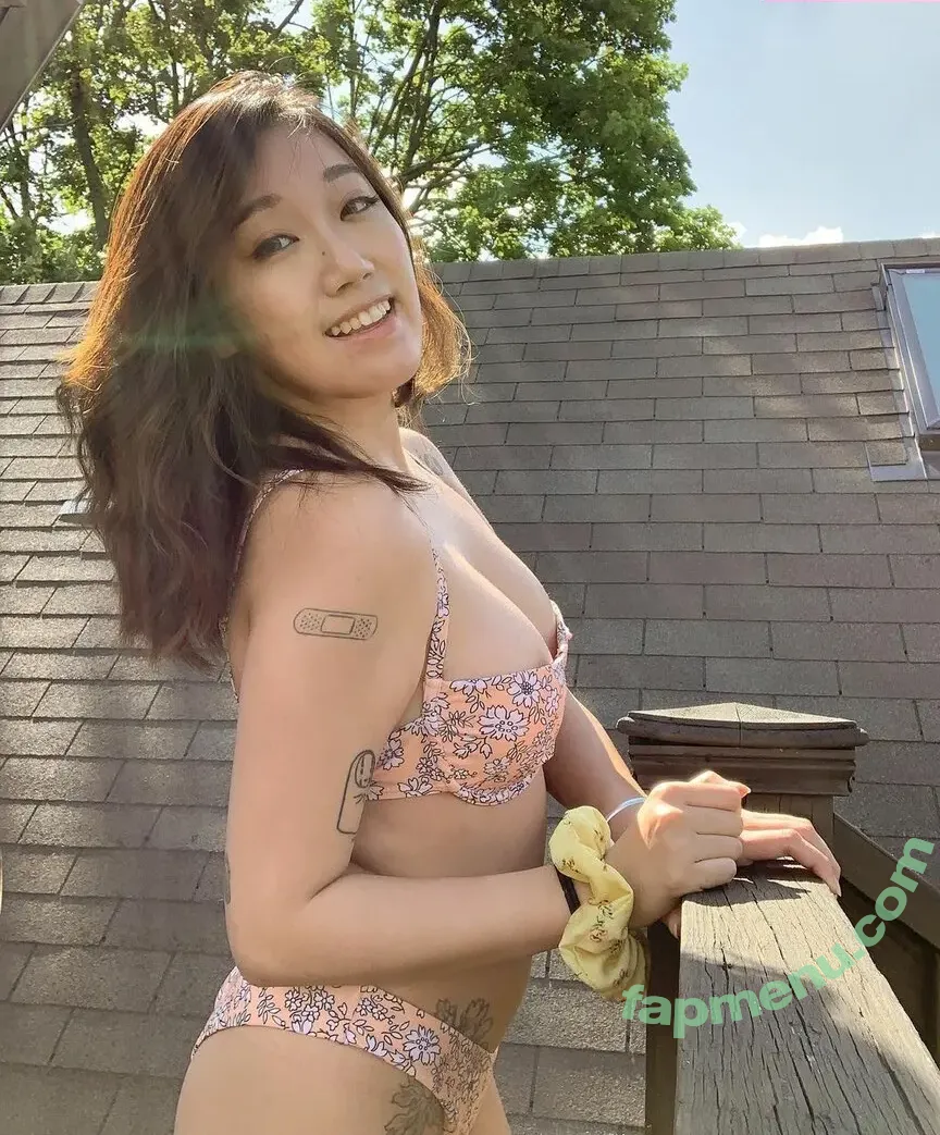 Honeyypies nude photo #0003 (meadowsandmore)