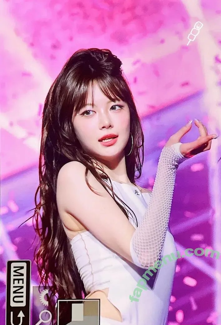 Hong Eunchae 홍은채 nude photo #0023 (LESSERAFIM / hhh.e_c.v)