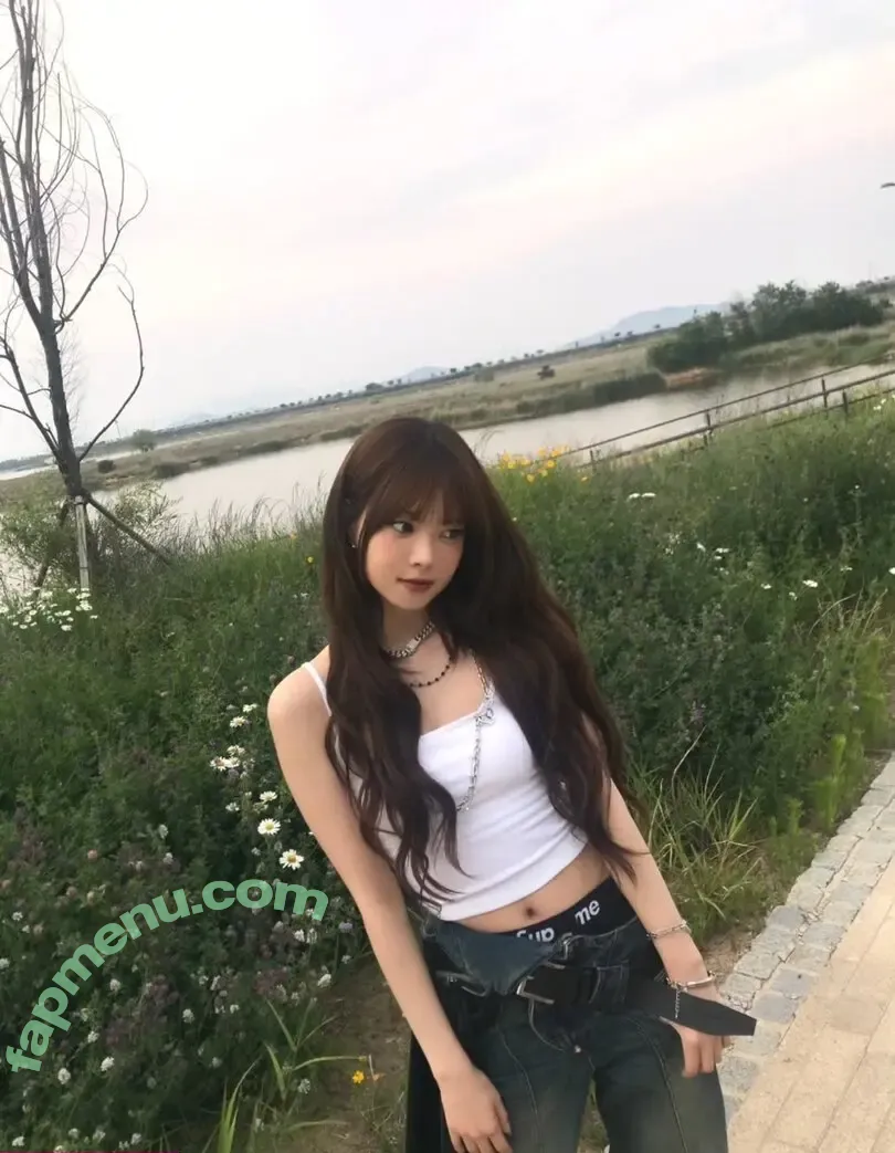 Hong Eunchae 홍은채 nude photo #0076 (LESSERAFIM / hhh.e_c.v)