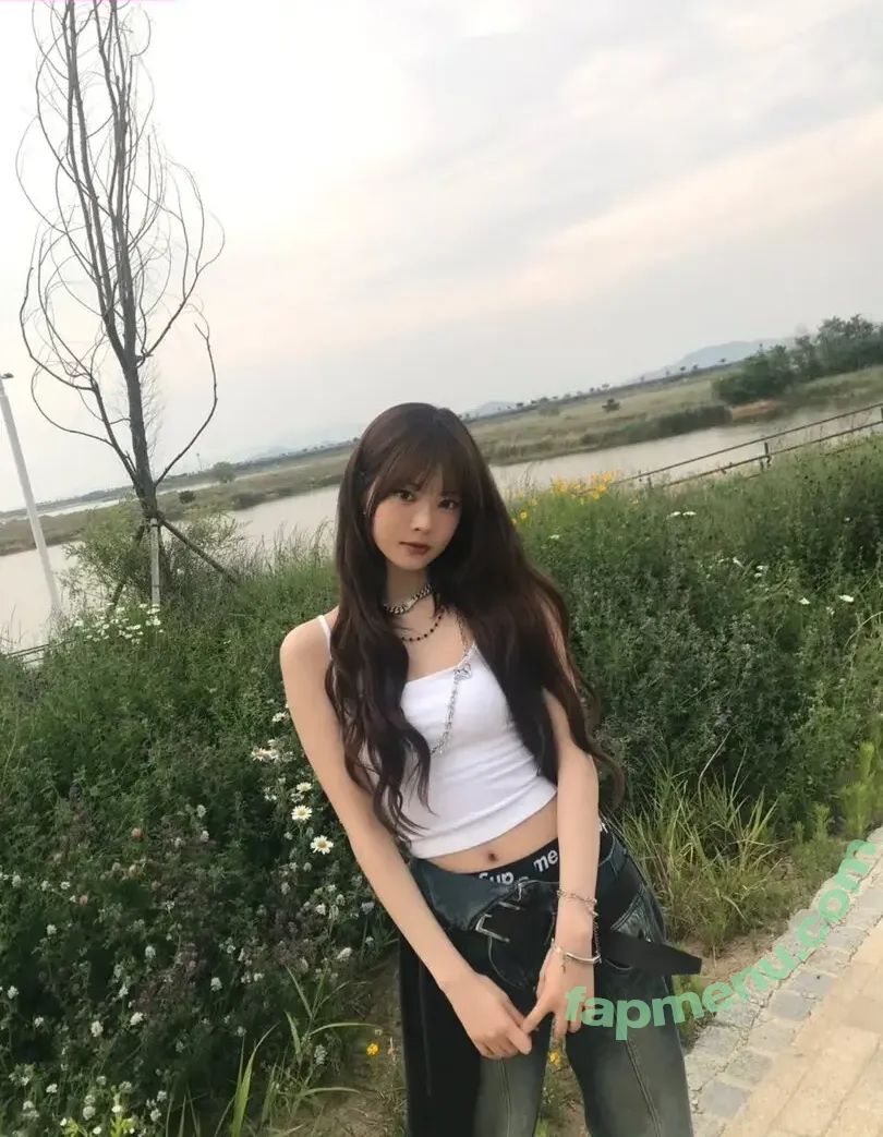 Hong Eunchae 홍은채 nude photo #0079 (LESSERAFIM / hhh.e_c.v)