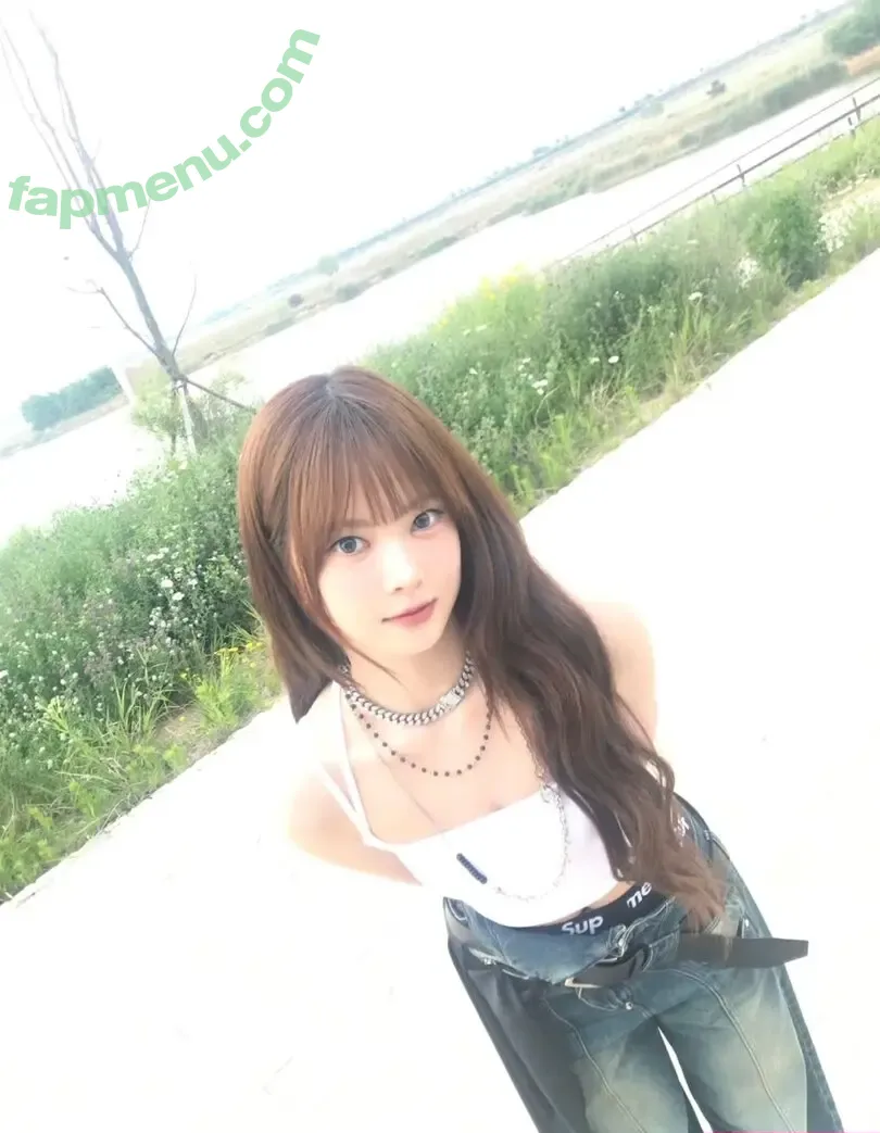 Hong Eunchae 홍은채 nude photo #0080 (LESSERAFIM / hhh.e_c.v)
