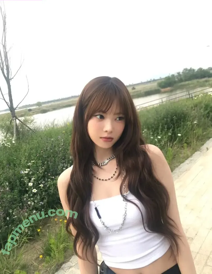Hong Eunchae 홍은채 nude photo #0082 (LESSERAFIM / hhh.e_c.v)