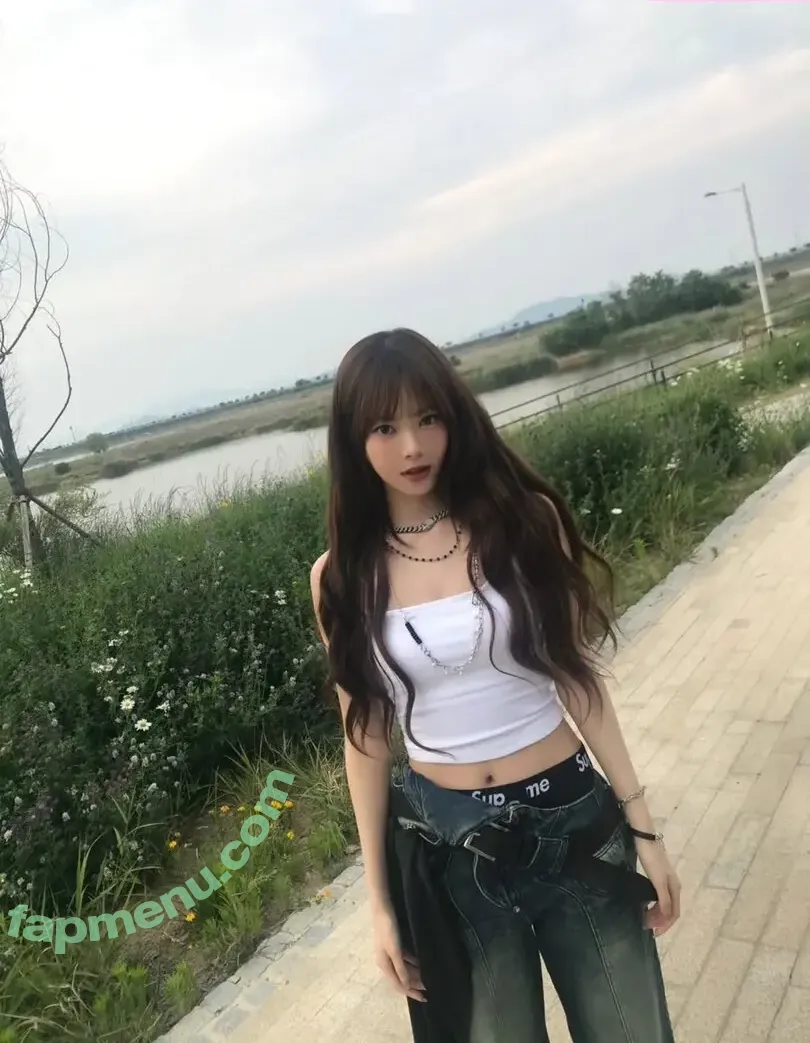 Hong Eunchae 홍은채 nude photo #0085 (LESSERAFIM / hhh.e_c.v)