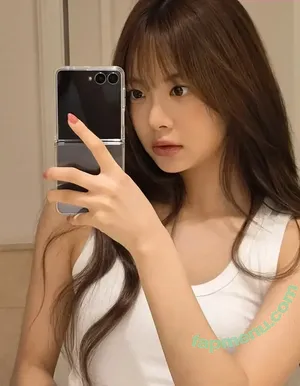 Hong Eunchae 홍은채 / LESSERAFIM / hhh.e_c.v nude photo #0144