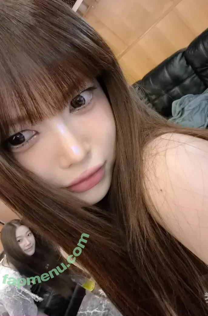 Hong Eunchae 홍은채 nude photo #0126 (LESSERAFIM / hhh.e_c.v)