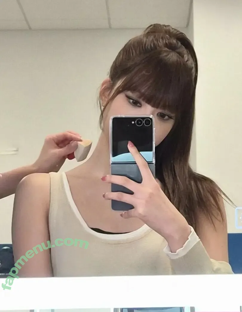 Hong Eunchae 홍은채 nude photo #0128 (LESSERAFIM / hhh.e_c.v)