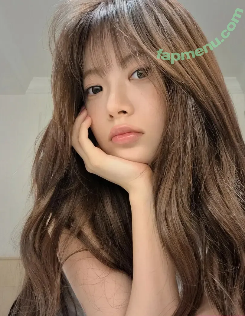 Hong Eunchae 홍은채 nude photo #0137 (LESSERAFIM / hhh.e_c.v)