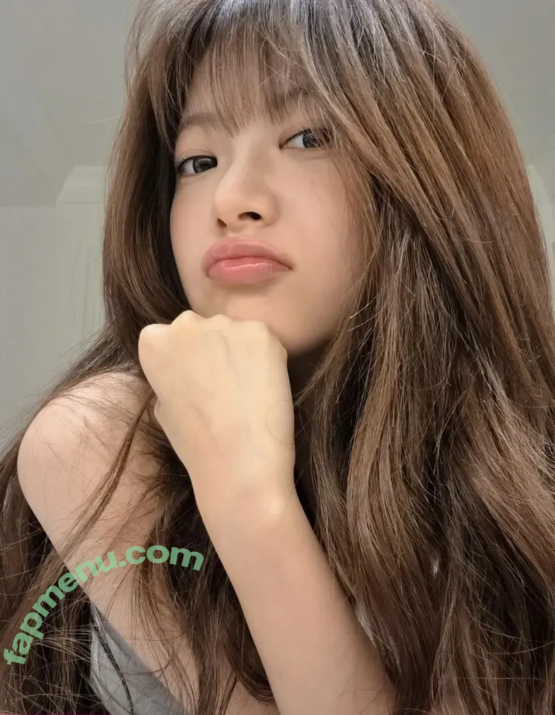 Hong Eunchae 홍은채 nude photo #0142 (LESSERAFIM / hhh.e_c.v)