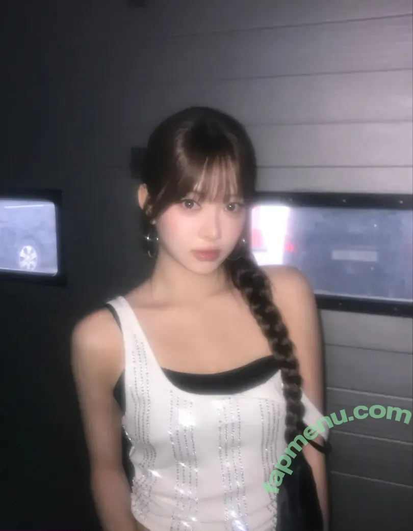 Hong Eunchae 홍은채 nude photo #0165 (LESSERAFIM / hhh.e_c.v)