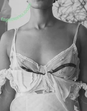 Honnete Bas / honnetebas nude photo #0099