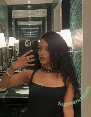 Honnete Bas / honnetebas nude photo #0119