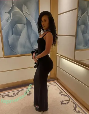 Honnete Bas / honnetebas nude photo #0120