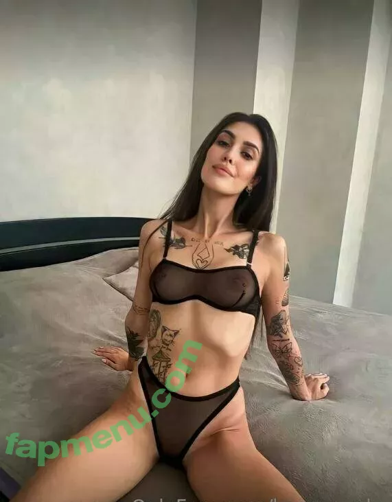 honney_aly nude photo #0109 (_.honneyy)