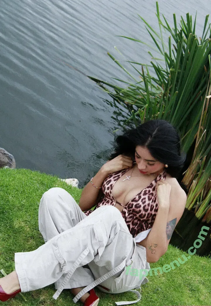 honneyb00ny nude photo #0041 (honneyb00ny)