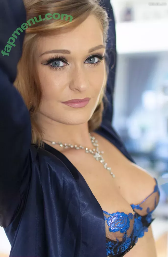 Honour May nude photo #0058 (honourmayx / misshonourmay / x_missmay_x)