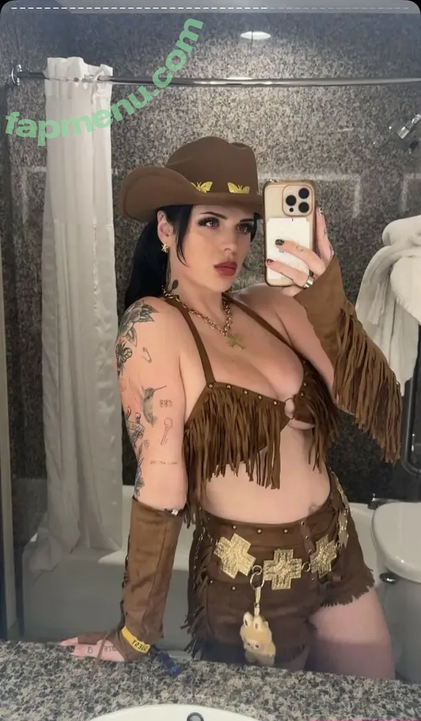 Hope Schwing nude photo #0014 (Hope Schwinghamer / hope.schwing)