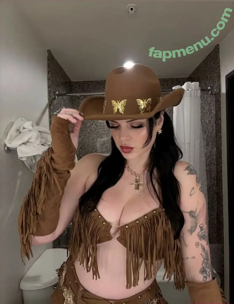 Hope Schwing nude photo #0016 (Hope Schwinghamer / hope.schwing)