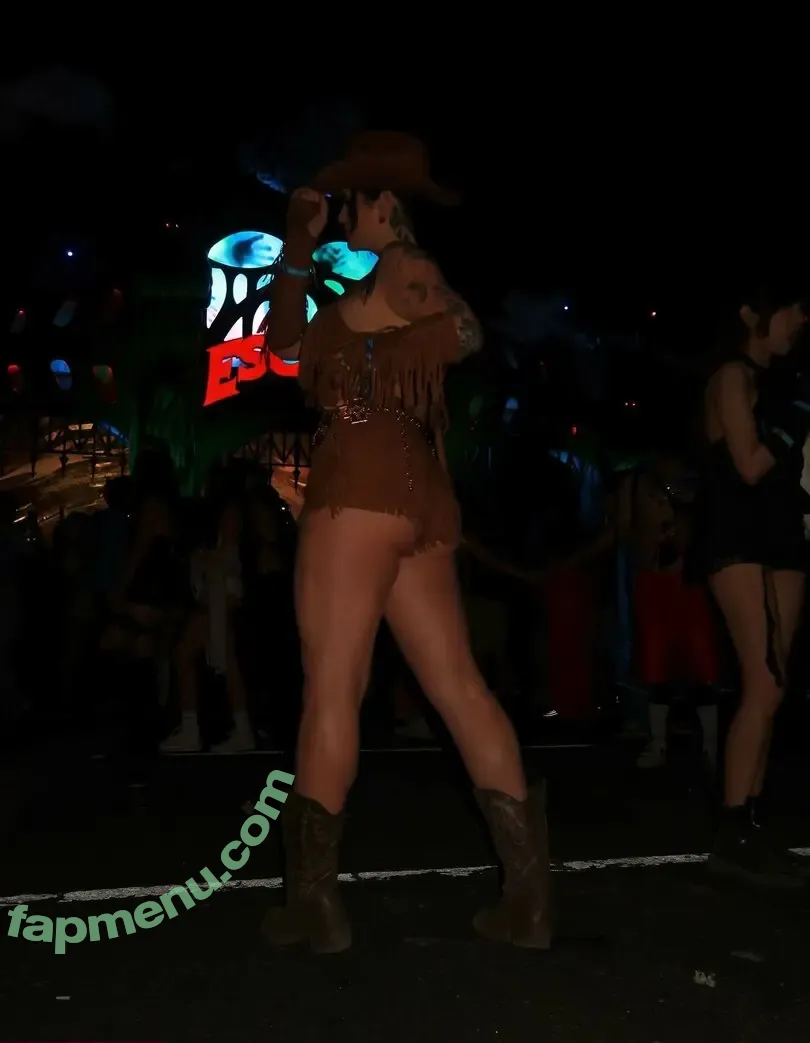 Hope Schwing nude photo #0025 (Hope Schwinghamer / hope.schwing)