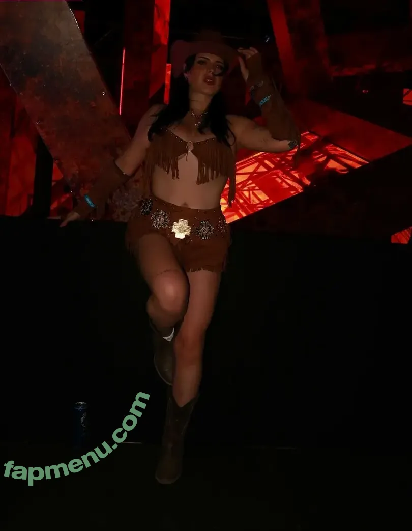 Hope Schwing nude photo #0027 (Hope Schwinghamer / hope.schwing)