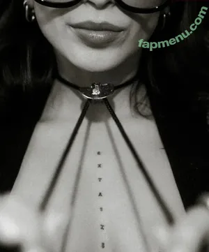 Horngryland nude photo #0075
