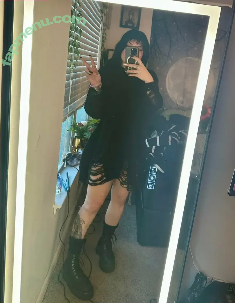 horrorwh0re nude photo #0007 (megxcore / notahorror / whorrore)