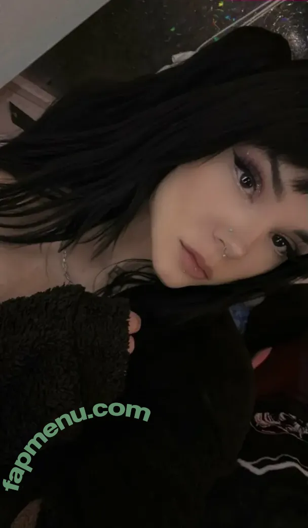 horrorwh0re nude photo #0012 (megxcore / notahorror / whorrore)