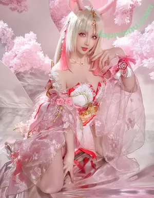 Hoshilily / hoshilily1 / hoshilily_cos / 星之迟迟 nude photo #2321
