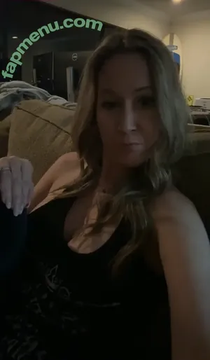 hot_wife_victoria / Hotwife_Vxxx / _torias_secret_ nude photo #0496