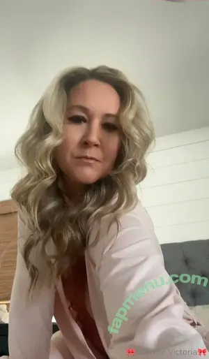 hot_wife_victoria / Hotwife_Vxxx / _torias_secret_ nude photo #0505