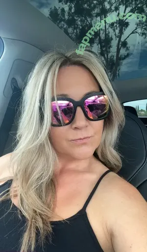 hot_wife_victoria / Hotwife_Vxxx / _torias_secret_ nude photo #0589