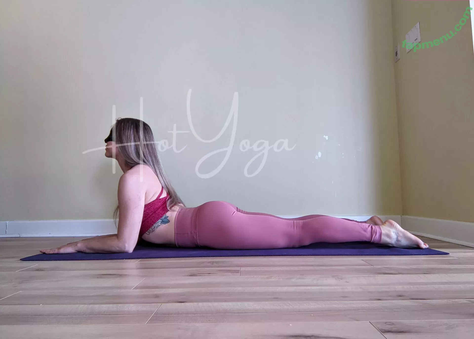 hot-yoga nude photo #0101 (hot-yoga)