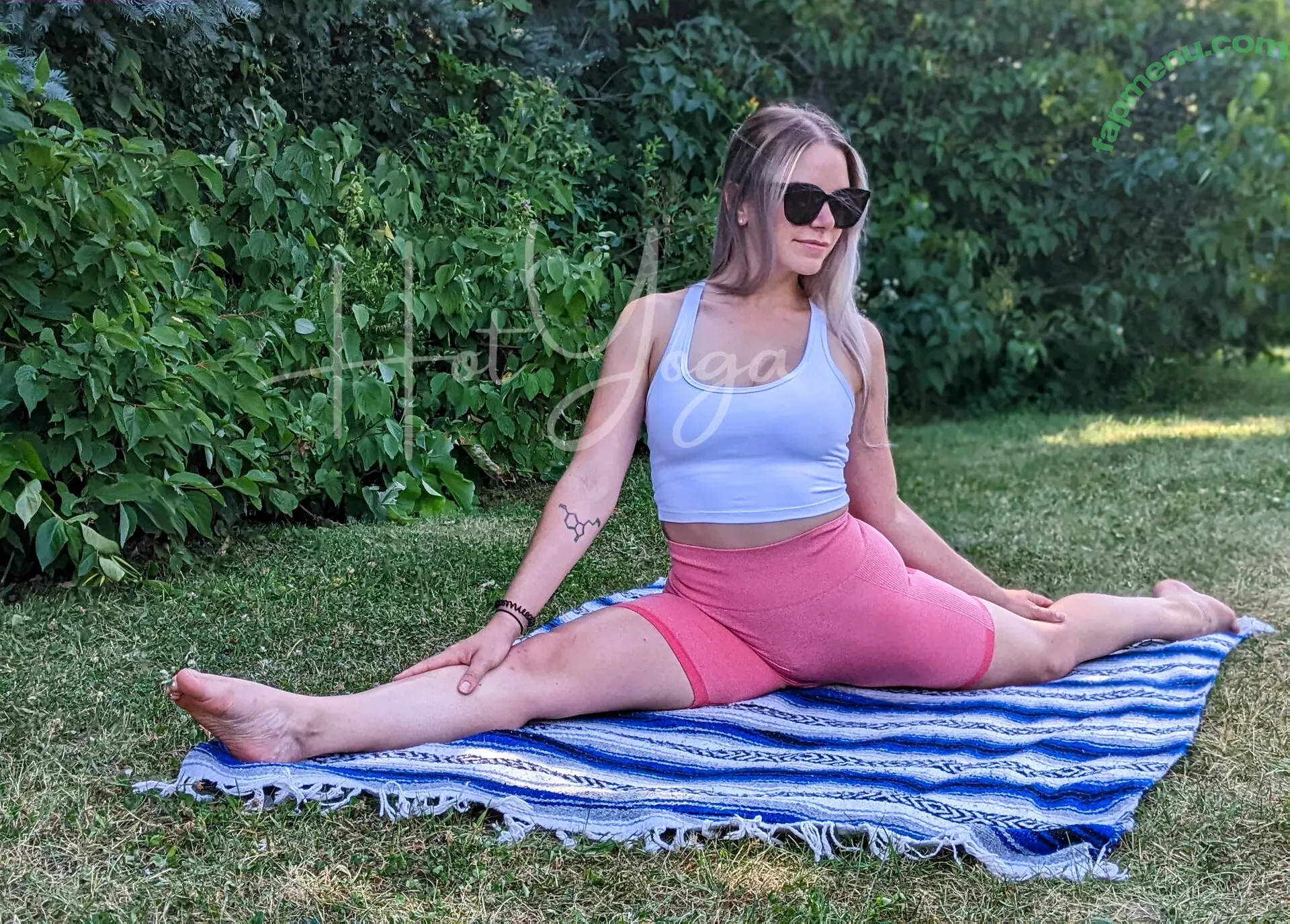 hot-yoga nude photo #0125 (hot-yoga)